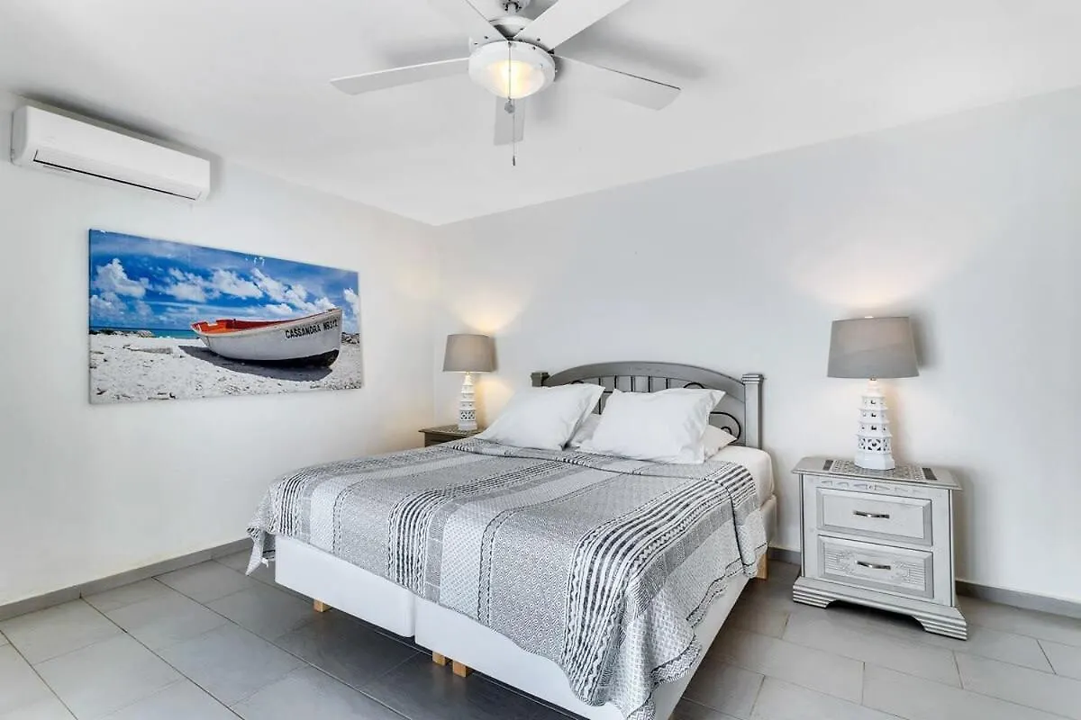 Belmar Oceanfront Apartment 1 Divers Paradise Kralendijk